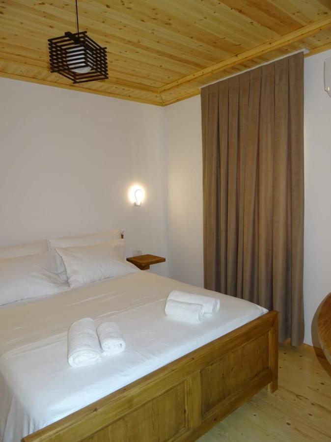 Guesthouse Riverside Berat Luaran gambar