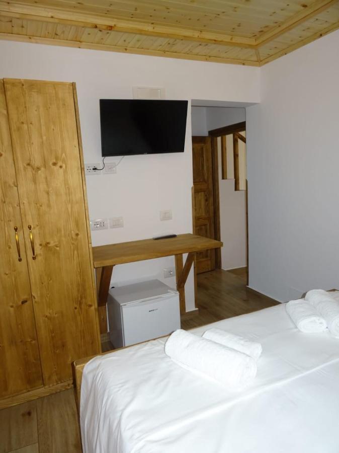 Guesthouse Riverside Berat Luaran gambar
