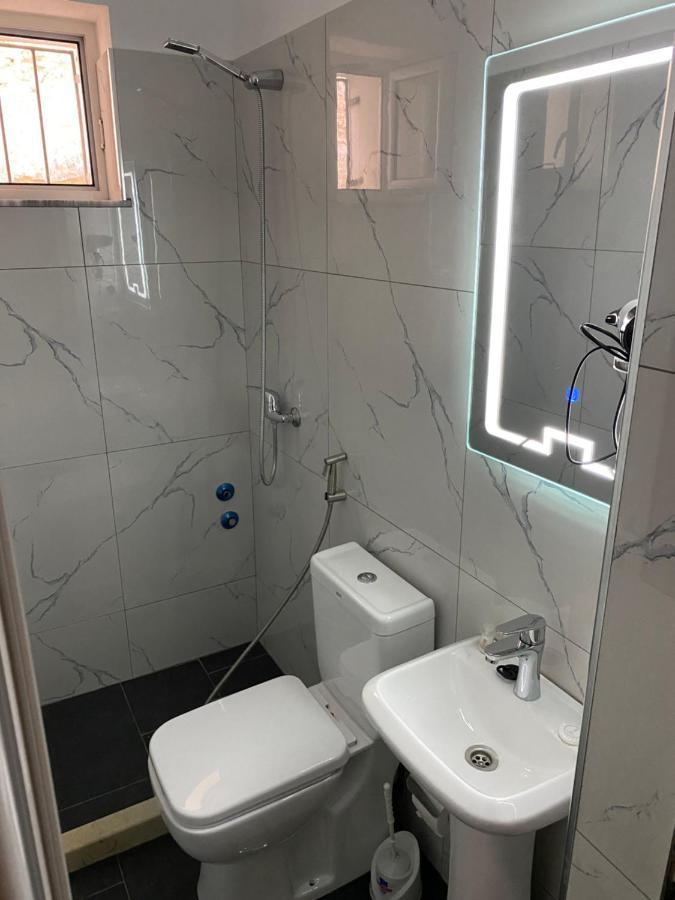 Guesthouse Riverside Berat Luaran gambar