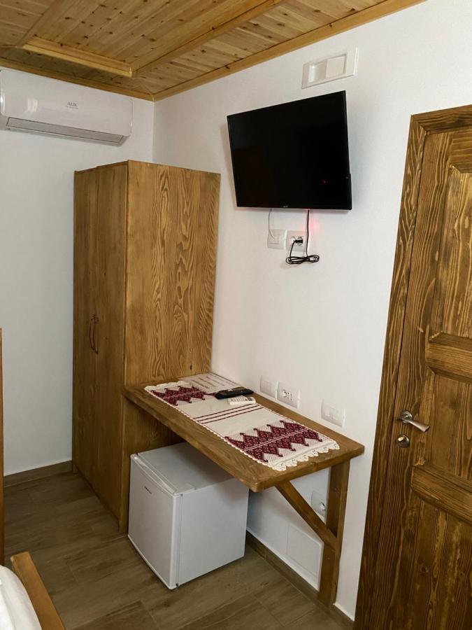 Guesthouse Riverside Berat Luaran gambar