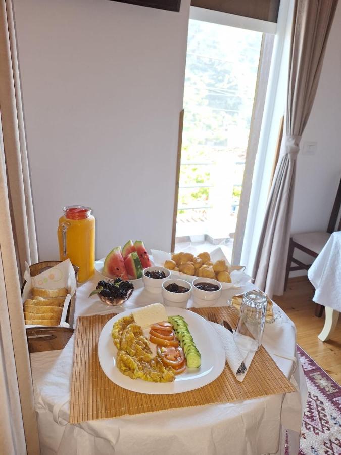 Guesthouse Riverside Berat Luaran gambar